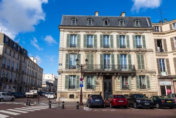 VERSAILLES /// 20 pts