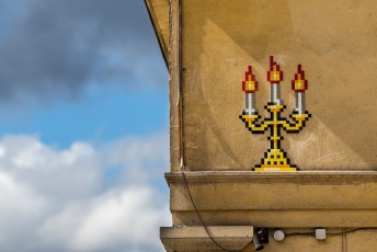 VERSAILLES /// 30 pts