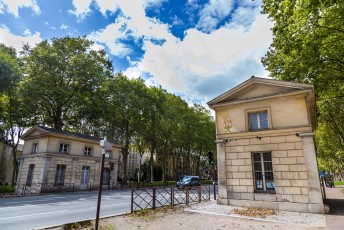 VERSAILLES /// 30 pts