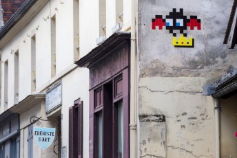 VERSAILLES /// 40 pts