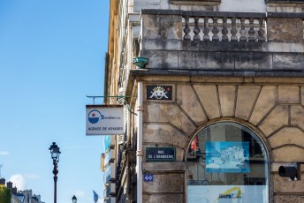 VERSAILLES /// 30 pts