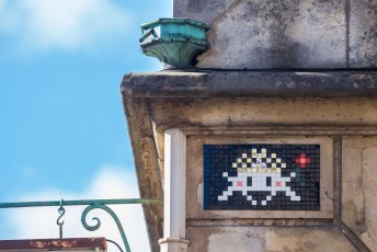 VERSAILLES /// 30 pts