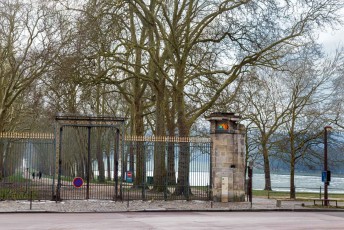 VERSAILLES /// 30 pts