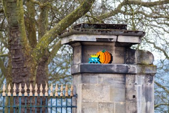 VERSAILLES /// 30 pts