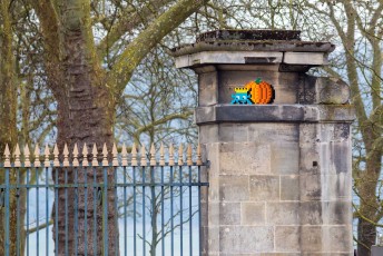 VERSAILLES /// 30 pts