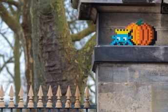 VERSAILLES /// 30 pts