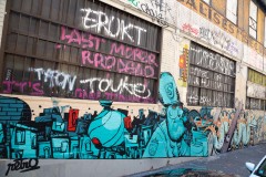 Grafs, pochoirs et affiches sur les murs de Paris