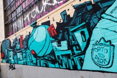 Grafs, pochoirs et affiches sur les murs de Paris