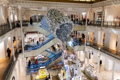 "Sangam" exposition de Subodh Gupta pour Le Bon Marché