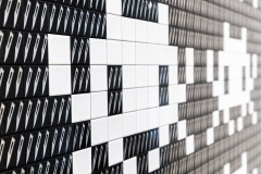 "Triple Trouble" exposition de Invader, Shepard Fairey et Damien Hirst à la Newport Street Gallery