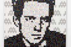 "Triple Trouble" exposition de Invader, Shepard Fairey et Damien Hirst à la Newport Street Gallery