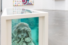 "Triple Trouble" exposition de Invader, Shepard Fairey et Damien Hirst à la Newport Street Gallery