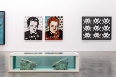 "Triple Trouble" exposition de Invader, Shepard Fairey et Damien Hirst à la Newport Street Gallery