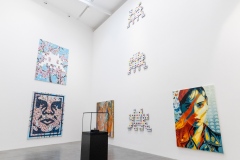 "Triple Trouble" exposition de Invader, Shepard Fairey et Damien Hirst à la Newport Street Gallery