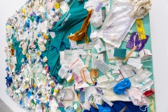 "Triple Trouble" exposition de Invader, Shepard Fairey et Damien Hirst à la Newport Street Gallery