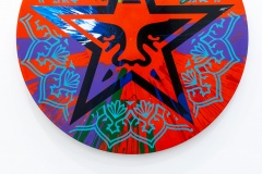 "Triple Trouble" exposition de Invader, Shepard Fairey et Damien Hirst à la Newport Street Gallery