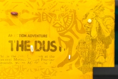 "Triple Trouble" exposition de Invader, Shepard Fairey et Damien Hirst à la Newport Street Gallery