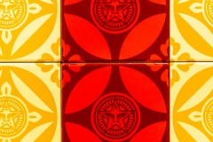 "Triple Trouble" exposition de Invader, Shepard Fairey et Damien Hirst à la Newport Street Gallery