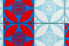 "Triple Trouble" exposition de Invader, Shepard Fairey et Damien Hirst à la Newport Street Gallery