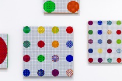 "Triple Trouble" exposition de Invader, Shepard Fairey et Damien Hirst à la Newport Street Gallery