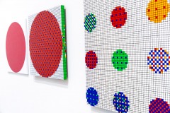 "Triple Trouble" exposition de Invader, Shepard Fairey et Damien Hirst à la Newport Street Gallery