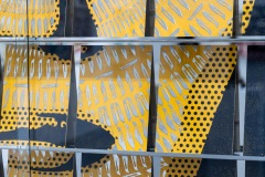 "Triple Trouble" exposition de Invader, Shepard Fairey et Damien Hirst à la Newport Street Gallery