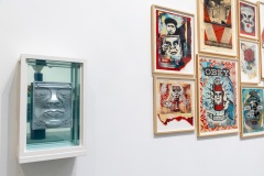 "Triple Trouble" exposition de Invader, Shepard Fairey et Damien Hirst à la Newport Street Gallery