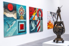 "Triple Trouble" exposition de Invader, Shepard Fairey et Damien Hirst à la Newport Street Gallery