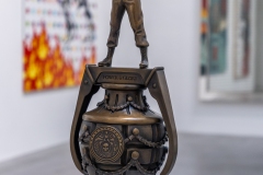 "Triple Trouble" exposition de Invader, Shepard Fairey et Damien Hirst à la Newport Street Gallery