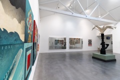 "Triple Trouble" exposition de Invader, Shepard Fairey et Damien Hirst à la Newport Street Gallery