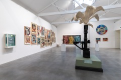 "Triple Trouble" exposition de Invader, Shepard Fairey et Damien Hirst à la Newport Street Gallery