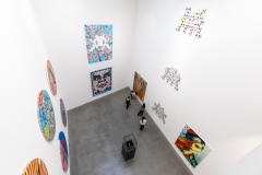 "Triple Trouble" exposition de Invader, Shepard Fairey et Damien Hirst à la Newport Street Gallery