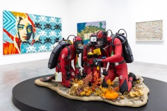 "Triple Trouble" exposition de Invader, Shepard Fairey et Damien Hirst à la Newport Street Gallery