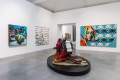 "Triple Trouble" exposition de Invader, Shepard Fairey et Damien Hirst à la Newport Street Gallery