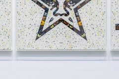 "Triple Trouble" exposition de Invader, Shepard Fairey et Damien Hirst à la Newport Street Gallery