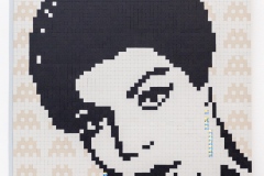 "Triple Trouble" exposition de Invader, Shepard Fairey et Damien Hirst à la Newport Street Gallery