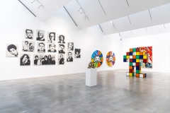 "Triple Trouble" exposition de Invader, Shepard Fairey et Damien Hirst à la Newport Street Gallery