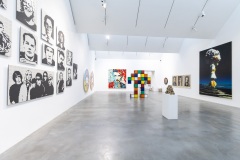 "Triple Trouble" exposition de Invader, Shepard Fairey et Damien Hirst à la Newport Street Gallery