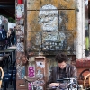 Pochoirs et affiches de C215 sur les murs de Paris