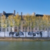 Affichage de JR sur l\'Île Saint-Louis à Paris dans le cadre de son projet