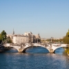 Affichage de JR sur l\'Île Saint-Louis à Paris dans le cadre de son projet