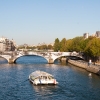 Affichage de JR sur l\'Île Saint-Louis à Paris dans le cadre de son projet