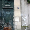 Mesnager et son bonhomme blanc sur les murs de Paris