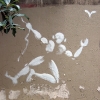 Mesnager et son bonhomme blanc sur les murs de Paris