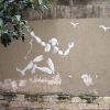 Mesnager et son bonhomme blanc sur les murs de Paris