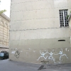 Mesnager et son bonhomme blanc sur les murs de Paris