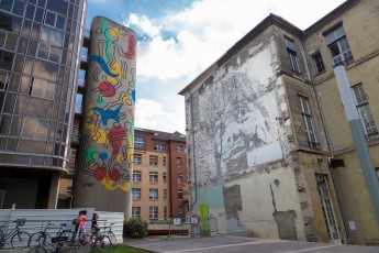 Vhils pour la Nuit Blanche du samedi 4 octobre 2014. Dans l'enceinte de l'Hôpital Necker - Paris 07è.