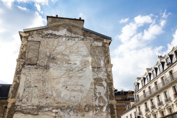 Vhils pour la Nuit Blanche du samedi 4 octobre 2014. Dans l'enceinte de l'Hôpital Necker - Paris 07è.