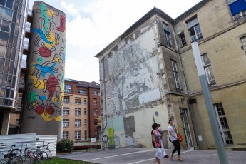 Vhils pour la Nuit Blanche du samedi 4 octobre 2014. Dans l'enceinte de l'Hôpital Necker - Paris 07è.