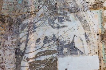 Vhils pour la Nuit Blanche du samedi 4 octobre 2014. Dans l'enceinte de l'Hôpital Necker - Paris 07è.